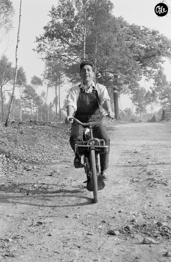 Le propriétaire actuel cède ce joyau chargé de souvenirs après plus de cinquante ans de vie de famille.

Archives - En France, Luis Mariano lors de l'émission L'EUROPE EN CHANTANT le 12 octobre 1962.  

© Bestimage
