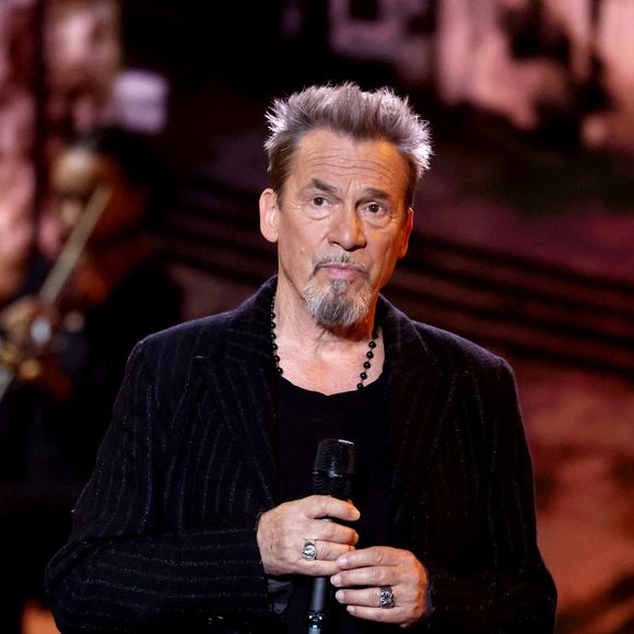 "Pour un chanteur, perdre sa voix c’est quand même le pire des cauchemars", a-t-il notamment déclaré sur scène ce jour-là

Exclusif - Florent Pagny lors surprises lors de l'enregistrement de l'émission "La chanson secrète N°14", présentée par N.Aliagas et diffusée le 26 décembre sur TF1, consacrée à Lara Fabian à Paris le 10 Décembre 2025.
Crédit : JACOVIDES-MOREAU / BESTIMAGE