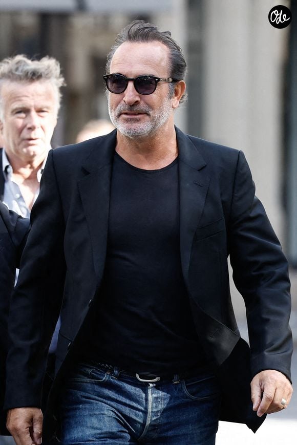 Jean Dujardin - Arrivées aux obsèques de Nicolas Altmayer en l’Église de Saint-Germain-des-Prés à Paris le 31 aout 2026. © Dominique Jacovides-Cyril Moreau/Bestimage # Arrival at the funeral of Nicolas Altmayer at the Church of Saint-Germain-des-Prés in Paris on August 31, 2026. | 00767754