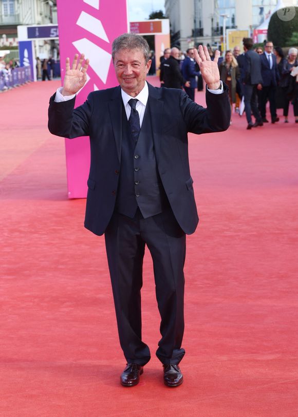 "Dans la mythologie du cinéma, il y a des histoires d’amour qui se sont crées comme ça, mais c’est assez rare", explique-t-il. 

Frederic Bouraly - Arrivées à la cérémonie de clôture lors du 51éme Festival du Cinéma Américain de Deauville le 13 septembre 2025.

© Denis Guignebourg / Bestimage