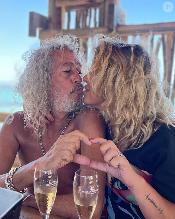 Djamel Bentenah, acheteur dans "Affaire conclue", file le parfait amour avec sa belle Séverine.