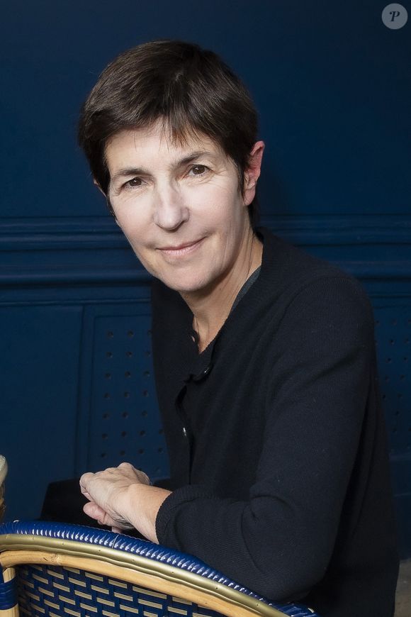 "On m'a demandé pourquoi je ne m'étais pas plaint, mais c'est ce que j'aime chez elle. C'est comme ça qu'elle nourrit son art : elle mange ses amants", avait-il lâché.

Christine Angot (prix Medicis 2021 pour son roman "Le Voyage dans l'Est" aux éditions Flammarion) lors du prix Médicis 2021 au restaurant La Méditerranée, à Paris, France, le 26 octobre 2021. © Jacques Tribeca/Bestimage