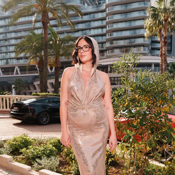 Agathe Auproux (enceinte) lors du départ de l'hôtel Monte-Carlo Bay Hotel & Resort - 64ème Festival de Télévision de Monte Carlo a Monaco le 13 juin 2025. Pierre Perusseau / Osuna / Bestimage