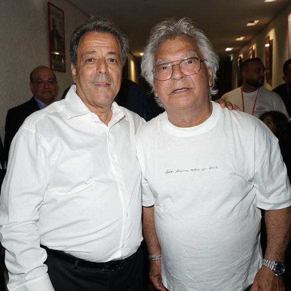 Entre Chico Bouchikhi et Nicolas Reyes, plus d'embrouille !
Exclusif - Chico Bouchikhi et Nicolas Reyes - People au concert de Chico & The Gypsies qui célèbrent 45 ans de carrière au Palais des Congrès avec un concert symphonique inédit. Portés par 80 musiciens et des invités prestigieux, leurs tubes cultes ont résonné dans une version grandiose, entre rumba, flamenco et symphonie.
© Guirec Coadic / Bestimage