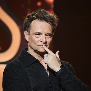 Exclusif - David Hallyday lors de l’enregistrement de l’émission “Les stars s’unissent pour le Sidaction” au théâtre Marigny à Paris, France, le 11 mars 2025. L’émission sera diffusée en prime le 22 mars sur France 2. © Guirec-Moreau/ Bestimage