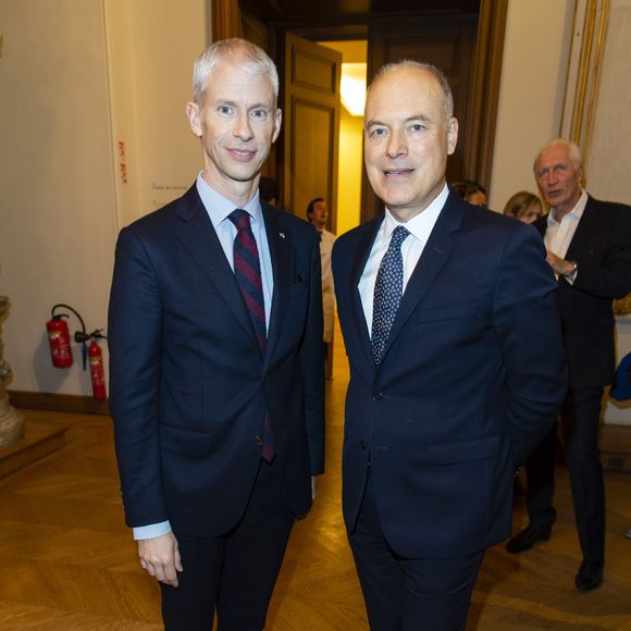 Franck Riester et Renaud Dutreil - F. Riester, Ministre de La Culture, remet les insignes de Chevalier des Arts et des Lettres à V. Maltaverne au Musée des Arts Décoratifs  à Paris le 8 janvier 2020. 
A cette occasion Le Studio YMER&MALTA dont Valérie est la créatrice  présentera sa dernière collection commanditée par la Cité Internationale de la Tapisserie d’Aubusson : The Great Lady
Depuis 10 ans YMER&MALTA conçoit, produit et édite des pièces de design de très haute facture  présentes dans de prestigieuses collections publiques et privées .
YMER&MALTA revisite les plus beaux savoir-faire en les accompagnant des plus récentes technologies pour créer des pièces atemporelles emblématiques du design de ce début de XXIème Siècle. © Pierre Perusseau/Bestimage
