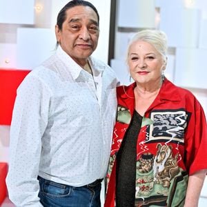 Josiane Balasko et son mari George Aguilar lors de l'enregistrement de l'émission "Vivement Dimanche" © Guillaume Gaffiot / Bestimage