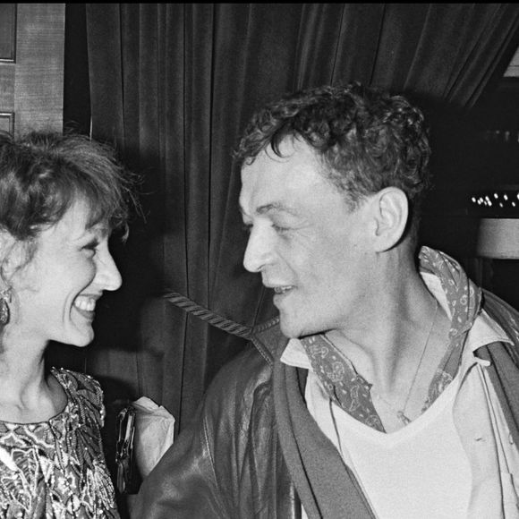 Mais à cause de ses excès, la maman de Laura Smet finira par le quitter. Dans les pages du "Journal du dimanche en 2022", Nathalie Baye s'est remémorée leur dernière rencontre survenue peu de temps avant sa disparition. 

Archives - Philippe Léotard et son ex-compagne Nathalie Baye à la soirée des César en 1983. (AGENCE / BESTIMAGE).