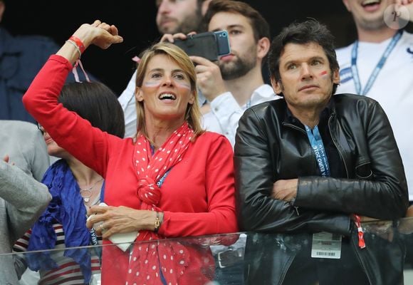 C'est avec son mari Tanguy qu'elle s'épanouit au quotidien.


Nathalie Simon et son mari Tanguy Dadon au match de l'Euro 2016 France-Albanie au Stade Vélodrome à Marseille, le 15 juin 2016.
© Cyril Moreau/Bestimage