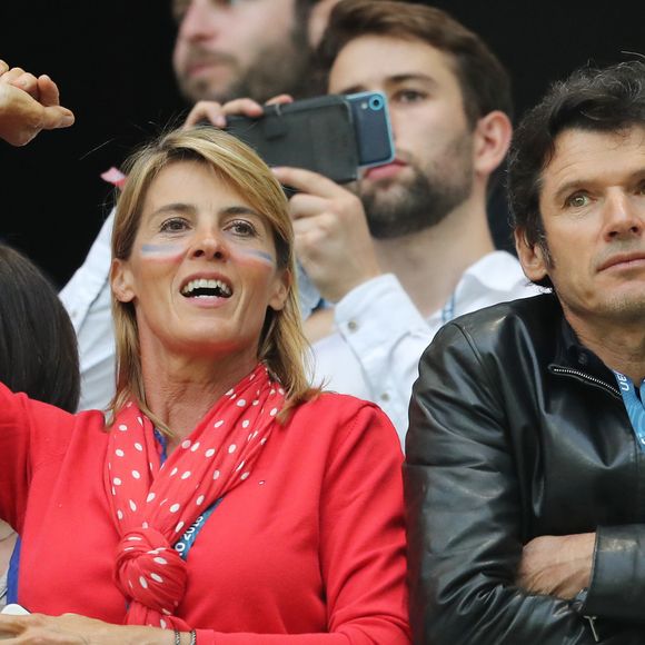 C'est avec son mari Tanguy qu'elle s'épanouit au quotidien.


Nathalie Simon et son mari Tanguy Dadon au match de l'Euro 2016 France-Albanie au Stade Vélodrome à Marseille, le 15 juin 2016.
© Cyril Moreau/Bestimage
