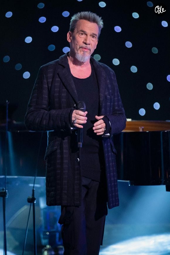 Florent Pagny - Enregistrement de l'émission "Symphonie pour la vie, Spéciale Pièces Jaunes" aux Folies Grüss à Paris, diffusée le 4 février sur France 3. Le 12 janvier 2022 © Cyril Moreau / Bestimage
