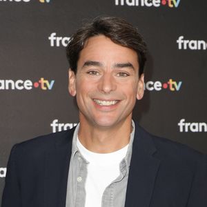 Julian Bugier au photocall de la conférence de presse de rentrée de France Télévisions à Paris, France, le 4 septembre 2024. © Coadic Guirec/Bestimage