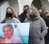Le présentateur de "Thalassa" est mort en 2021 des suites de la maladie d'Alzheimer.

Exclusif - Monique Pernoud (femme du défunt) avec ses filles, Fanny et Julie (filles du défunt) - Obsèques de l'animateur phare de l'émission Thalassa, Georges Pernoud, à Monestier en Dordogne, France, le 16 janvier 2021. © Bestimage