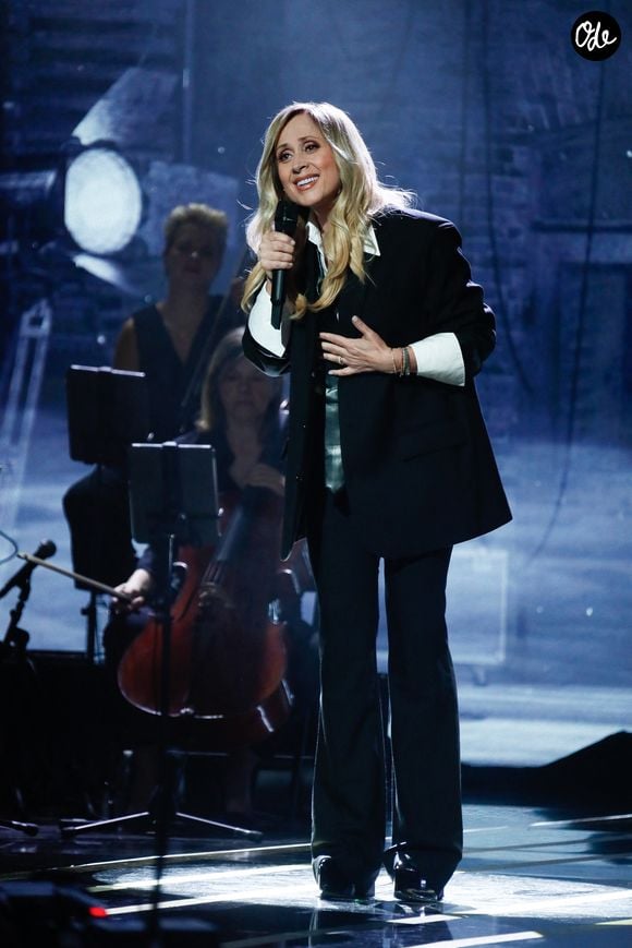 Exclusif - Lara Fabian lors de l'enregistrement de l'émission "Serge Lama, le dernier rappel" présentée par F. Bollaert, diffusée le vendredi 21 novembre 2025 sur France 3 à 21h10, au théâtre Marigny à Paris, France, le 29 avril 2025. © Clovis-Moreau/Bestimage