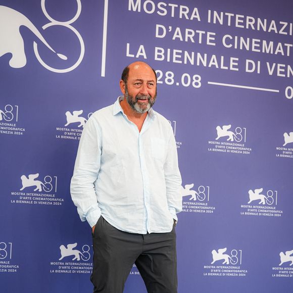 Kad Merad au photocall du film "Finalement" lors du 81ème festival international du film de Venise, la Mostra le 2 septembre 2024.
© Lucia Sabatelli / Bestimage
