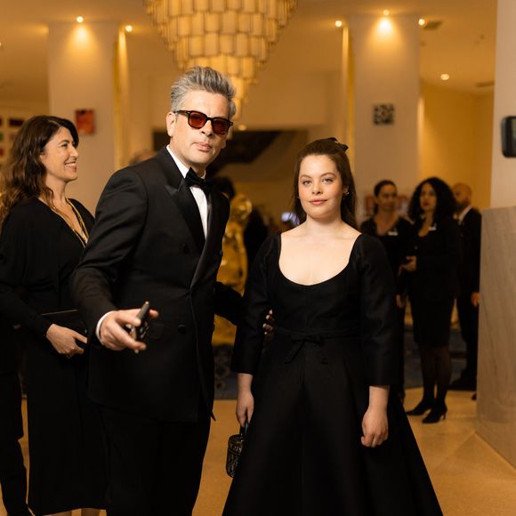 Le chanteur dit avoir très mal vécu cette période et parle de sa colère et de sa protection.

Benjamin Biolay et sa fille Anna - Personnalités à l'hôtel Martinez avant la montée des marches du film Indiana Jones et le cadran de la destinée (Indiana Jones and the Dial of destiny) lors du 76ème Festival International du Film de Cannes le 18 mai 2023.

© Tiziano Da Silva / Pierre Perusseau / Bestimage