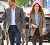 Pas de moments à deux pour l'occasion mais un voyage officiel
Le prince William, prince de Galles, et Catherine (Kate) Middleton, princesse de Galles, duc et duchesse de Rothesay, visitent la ville de Tobermory en Ecosse, Royaume Uni, le 29 avril 2025. © Backgrid UK/Bestimage