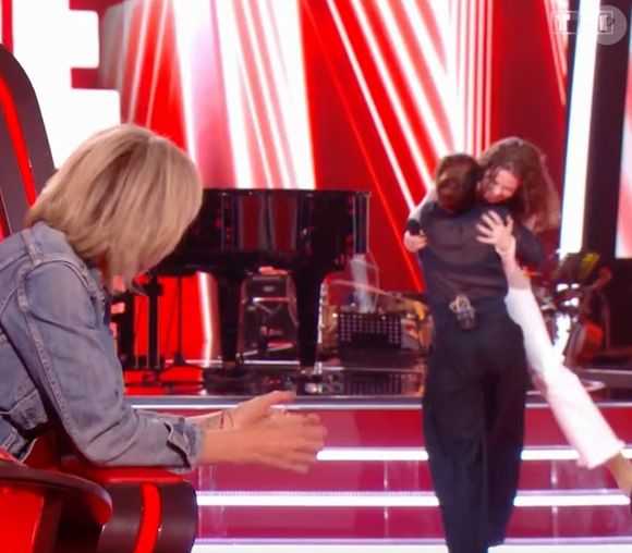 Patricia Kaas, Lisa Steinway et Zaz sur le plateau de "The Voice" lors des auditions à l'aveugle ce samedi 8 février 2025. (Capture d'écran - The Voice - TF1).