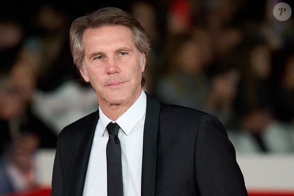 En août, Emmanuel-Philibert de Savoie a invité sa compagne à découvrir sa maison familiale sur l’île de Cavallo, un havre de paix au sud de la Corse.

Le prince Emmanuel-Philibert de Savoie le 26 octobre 2024 lors du 19e Festival du film de Rome à l'occasion de l'avant-première du film "Modi" de Johnny Depp.

Backgrid UK/ Bestimage