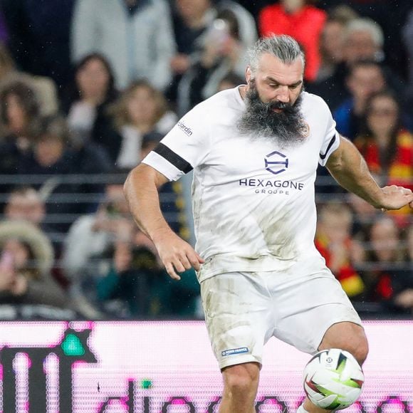 Après son interview choc concernant son amnésie

Paul Mirabel et Sébastien Chabal lors du match de gala entre les Légendes et le RC Lens au Stade Bollaert-Delelis le 31 octobre 2023 à Lens, France. Photo by Baptiste Paquot/ABACAPRESS.COM