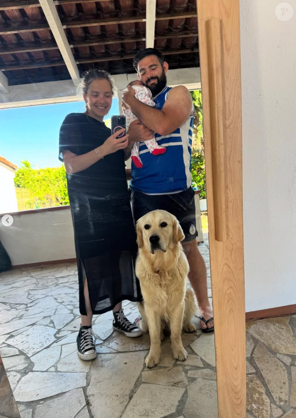 La jeune femme est devenue maman en avril 2025
Pauline de "Koh-Lanta 2024" avec sa fille Paola - photo Instagram, 2 juin 2025