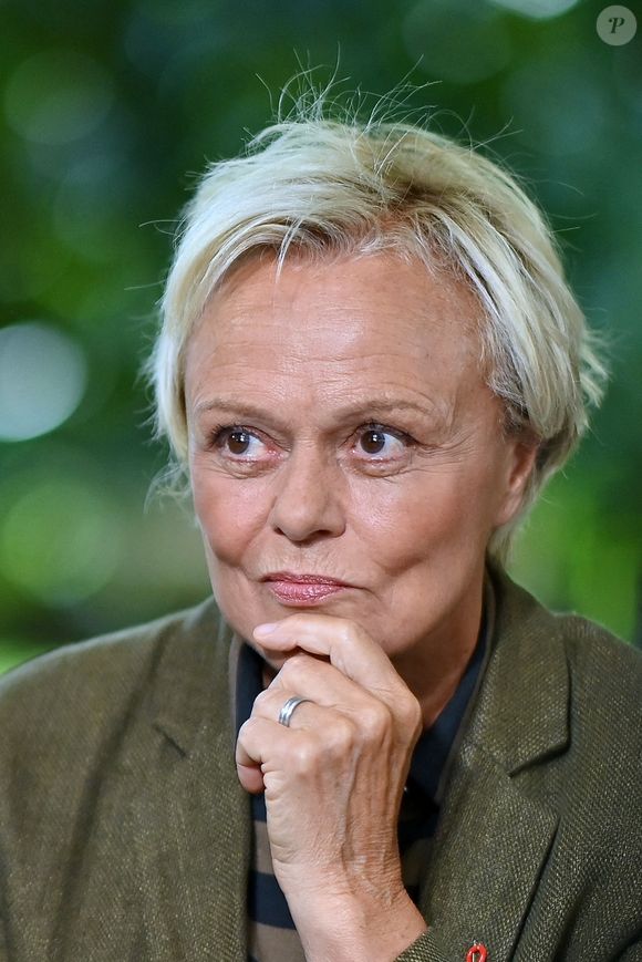 Muriel Robin, présente au photocall de LA PIRE MÈRE AU MONDE lors du 18ème Festival du Film Francophone d'Angoulême le 28 août 2025, à Angoulême, France. Photo by Franck Castel/ABACAPRES.COM
