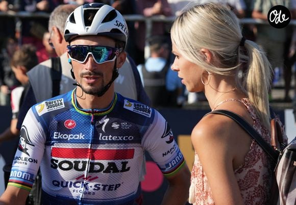 La preuve que la famille reste épanouie et a trouvé son équilibre. 

Julian Alaphilippe (Soudal - Quick-Step) et Marion Rousse lors de la Bretagne Classic - Ouest-France 2023, course cycliste de l'UCI World Tour, le 3 septembre 2023 à Plouay, en France. Photo de Laurent Lairys/ABACAPRESS.COM