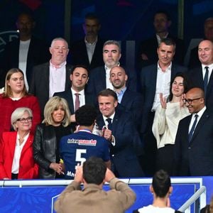 Jean-Pierre Caillot, Catherine Vautrin, Brigitte Macron, Emmanuel Macron, Marquinhos, Philippe Diallo, Marie Barsacq, Nasser Al-Khelaïfi - Célébrités lors de la finale de la Coupe de France 2025 entre le PSG (Paris Saint-Germain) et Reims 3-0 au Stade de France le 24 mai 2025. © Christian Liewig / Bestimage
