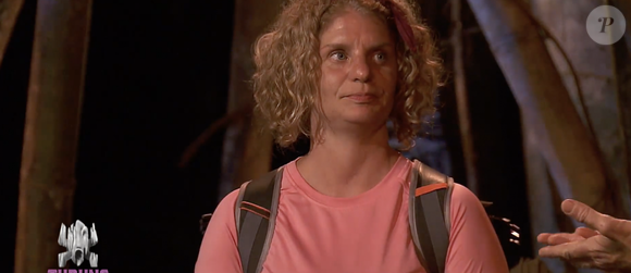 Il s'agit de Céline, vue dans "Koh-Lanta, Le Totem maudit" sur TF1 en 2022.

Céline dans "Koh-Lanta, Le Totem maudit" sur TF1, premier épisode.