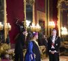 Pour cette occasion spéciale, le roi et son épouse ont sorti le grand jeu.

Le roi Felipe VI d'Espagne et la reine Letizia lors de la cérémonie d'accueil du sultan d'Oman Haïtham ben Tariq à Madrid le 4 novembre 2025. Photo par Cordon / Bestimage
