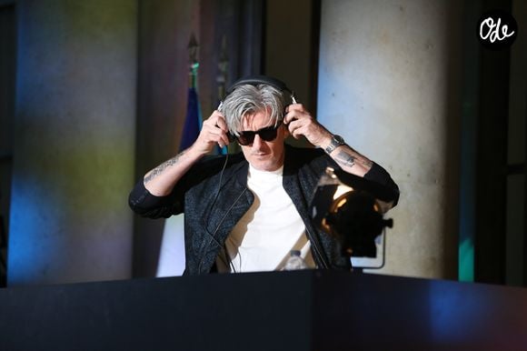 Le DJ Kavinsky (Vincent Belorgey) - Pour la première fois dans l'histoire du palais présidentiel, le président de la République française et sa femme la Première Dame ont ouvert au grand public les portes du palais de l'Élysée pour la Fête de la musique à Paris, France, le 21 juin 2018. © Hamilton/Pool/Bestimage