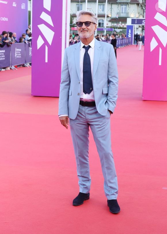 Antoine de Caunes à la première du film "Nouvelle Vague" lors du 51éme Festival du Cinéma Américain de Deauville le 12 septembre 2025.

© Denis Guignebourg / Bestimage
