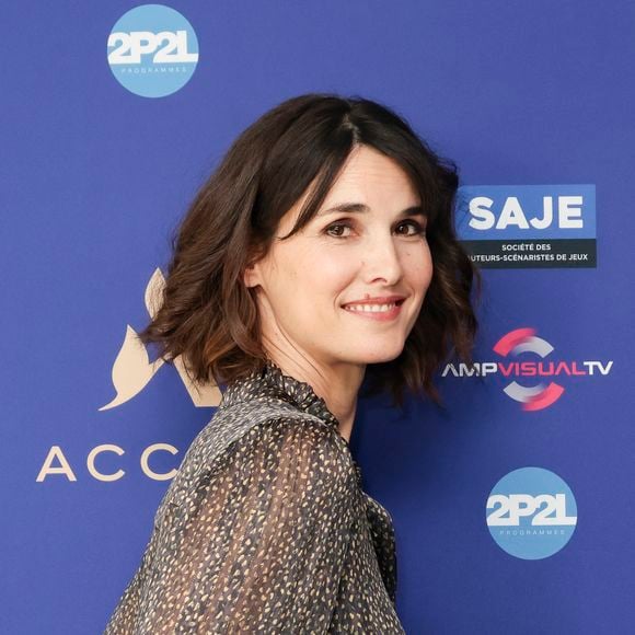 Églantine Éméyé est un visage bien connu des téléspectateurs mais aussi une mère de famille qui n'a jamais caché au public son combat dans le privé...

Églantine Éméyé lors de la première édition du Multi Screen Grand Prix : une célébration inédite de la création audiovisuelle française dans le cadre prestigieux du Pullman Paris Tour Eiffel. Crédit Jack Tribeca / Bestimage
