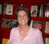Maureen Dor y a adopté une nouvelle routine domestique. Exit les plaques à induction dernier cri, la maison est équipée de "vieux poêles", dont un dans la cuisine qui "fait aussi four". 

Maureen Dor au cocktail d’ouverture du Salon du Livre de Saint-Germain-des Prés à Paris, France, le 29 juin 2024. © Jack Tribeca / Bestimage