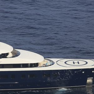 Symphony le yacht de Bernard Arnault en baie de Monaco le 18 août 2015 ©Action Press / Bestimage