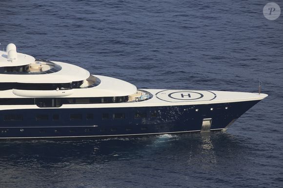 Symphony le yacht de Bernard Arnault en baie de Monaco le 18 août 2015 ©Action Press / Bestimage