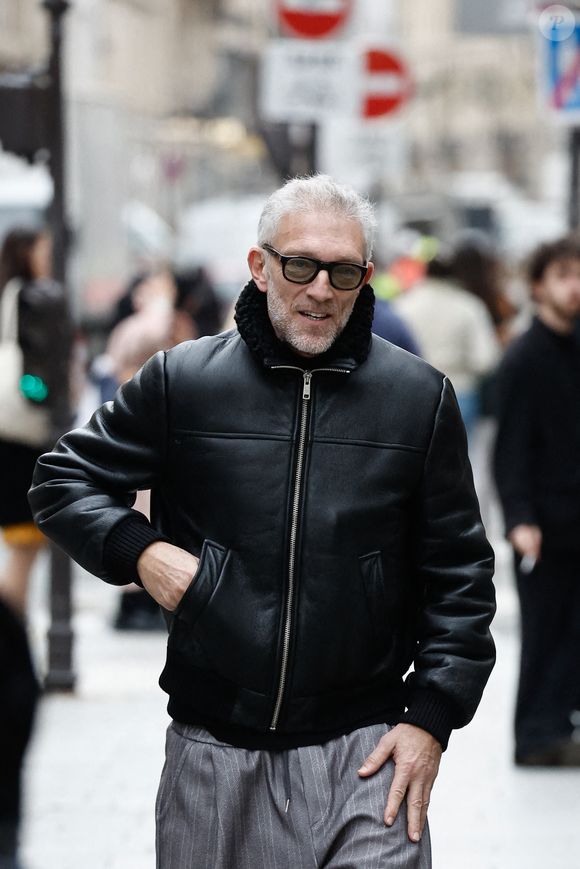 Vincent Cassel - Personnalités à la cérémonie en hommage à Tchéky Karyo en l'église Saint Roch à Paris le 13 novembre 2025.