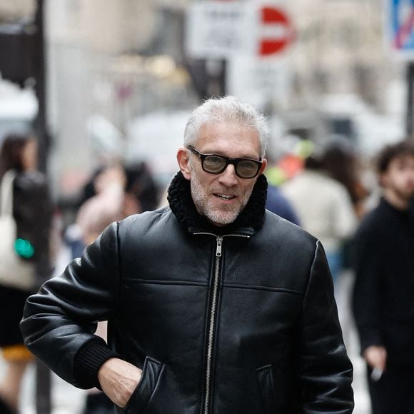 Vincent Cassel - Personnalités à la cérémonie en hommage à Tchéky Karyo en l'église Saint Roch à Paris le 13 novembre 2025.