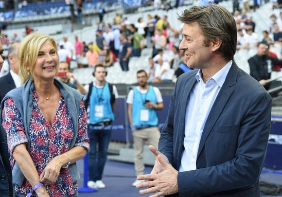 Michele Laroque et François Baroin assistent au match de football de la finale de la Coupe de France entre Les Herbiers et le Paris Saint-Germain (PSG), le 8 mai 2018 au Stade de France à Saint-Denis, en banlieue parisienne, en France. Photo par Christian Liewig/ABACAPRESS.COM