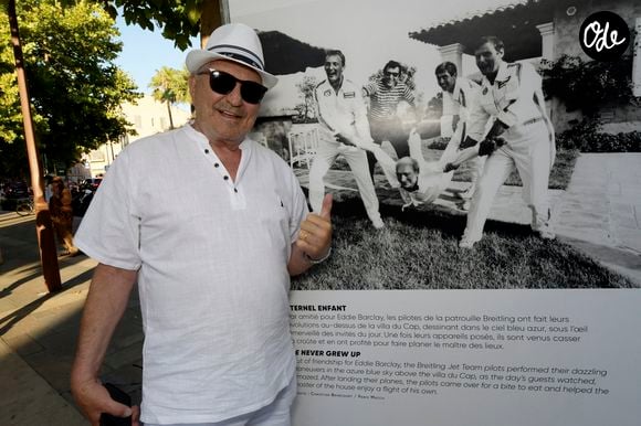Affaibli, il reconnaît aussi penser davantage à la vieillesse et à la fin de vie.

Jean-Marie Bigard à l'exposition photographique de Paris Match "Eddie Barclay — Saint-Tropez, le sens de la fête !" place Blanqui à Saint-Tropez le 11 juillet 2025.

© Sophie Louvet / Nice Matin / Bestimage