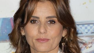 On l'accuse d'avoir retouché son visage, Faustine Bollaert sort de ses gongs : "Je n'ai rien fait. J'ai 47 ans, j'ai ri, pris le soleil..."