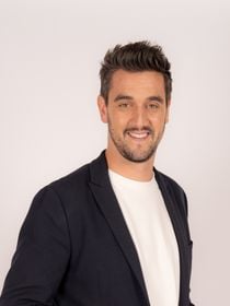Deux mois seulement après l'annonce de sa rupture avec Tracy, Flo (MAPR) s'affiche avec une autre brune