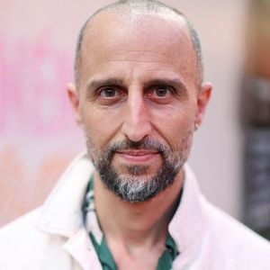Arie Elmaleh assiste à la 5e édition du Festival Cinema Paradiso du Louvre, à la Cour Carrée du Louvre à Paris, en France, le 4 juillet 2025. Photo de Jérôme Domine/ABACAPRESS.COM