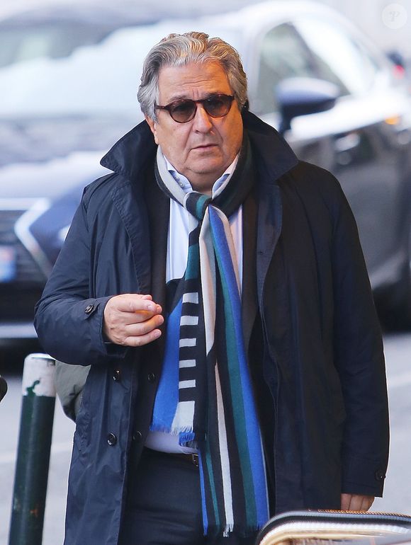 Christian Clavier arrive à la station de radio RTL à Paris le 17 décembre 2019.

© Jonathan Rebboah / Panoramic / Bestimage