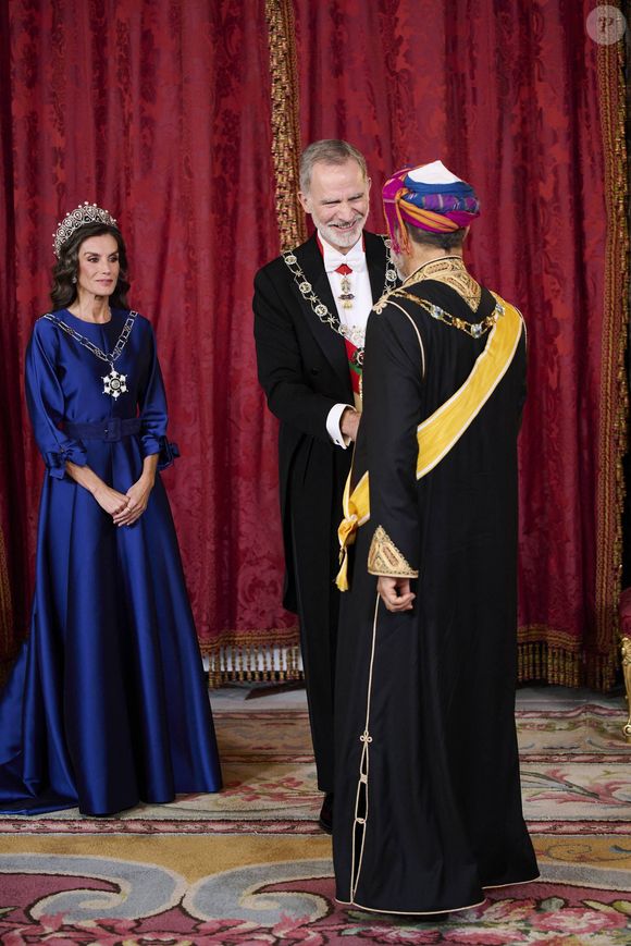 Le roi Felipe VI d'Espagne et la reine Letizia lors de la cérémonie d'accueil du sultan d'Oman Haïtham ben Tariq à Madrid le 4 novembre 2025. Photo par Cordon / Bestimage