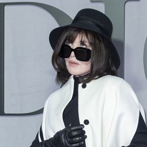 Isabelle Adjani au photocall du défilé Christian Dior Mode Féminine Prêt-À-Porter Automne/Hiver 2025-2026 lors de la Fashion Week de Paris (PFW), à Paris, France, le 4 mars 2025. © Olivier Borde/Bestimage