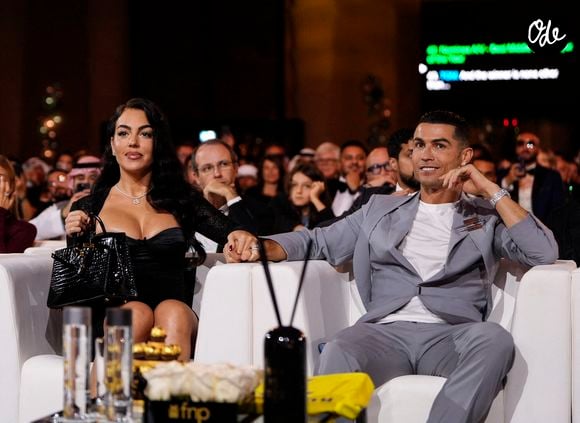 Cristiano Ronaldo, qui pense vivre sa dernière année en tant que footballeur, prépare déjà l’avenir, et celui-ci se fera au bras de celle qui est désormais son épouse, avec laquelle il ne ferme pas la porte à l’idée d’avoir d’autres enfants dans quelques années.

Cristiano Ronaldo et Georgina Rodriguez assistent à la 15e édition des Globe Soccer Awards à Dubaï, aux Émirats arabes unis, le 27 décembre 2024. Photo : Fabio Ferrari/LaPresse/ABACAPRESS.COM