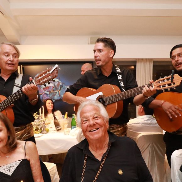 Joyce Reuben, Massimo Gargia, Chahrazad Rizk lors de la fête d'anniversaire de M.Gargia (85 ans)  à l'Hôtel de Paris à Saint-Tropez le 20 août 2025.

© Franz Chavaroche / Bestimage