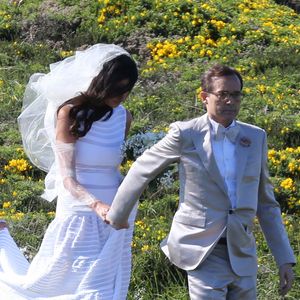 Sa dernière femme, Anissa Delarue, doit encore gérer un dernier litige.

Mariage de Jean-Luc Delarue et Anissa Kehlifi à Belle-île-en-mer. © Bestimage