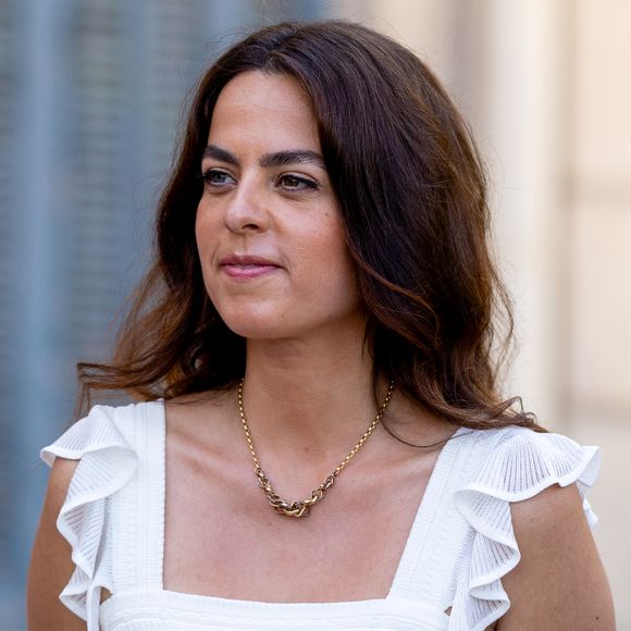 “Le vœu d’Alain était qu’il meure dans les bras de sa fille et qu’ils ne soient que deux à ce moment-là”, dévoile "Paris Match"

David Lisnard, maire de Cannes , Anouchka Delon, fille de Alain Delon, Thierry Frémaux, délégué général du Festival de Cannes et Rosalie Mann, présidente fondatrice de The Human Prize lors de l'inauguration de la 21ème édition de l’exposition Cannes fait le mur - Thème 2025 : « DELON & ELLES » lors du 78ème Festival International du Film de Cannes, à l’Hôtel de Ville, 1 place Bernard Cornut-Gentille, Cannes, France, le 14 mai 2025. © Jacovides-Moreau/Bestimage